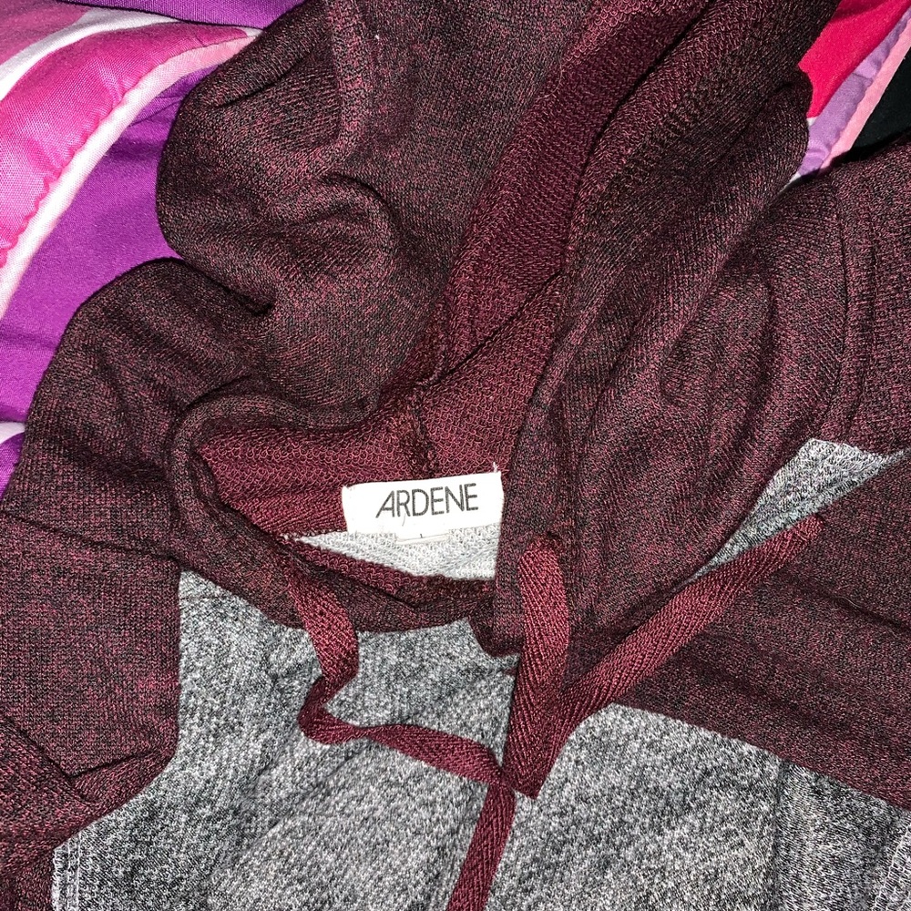 Sweater - Picture 4 of 4